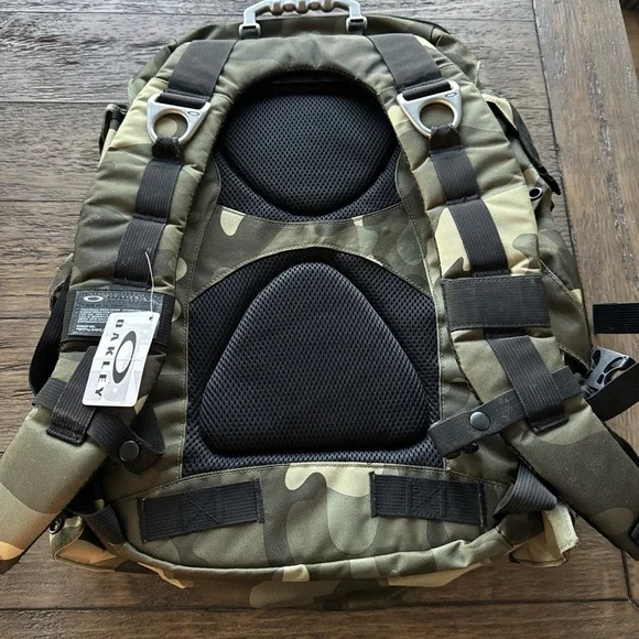 Oakley Mechanism Backpack NWT! Rare! - Picture 6 of 9